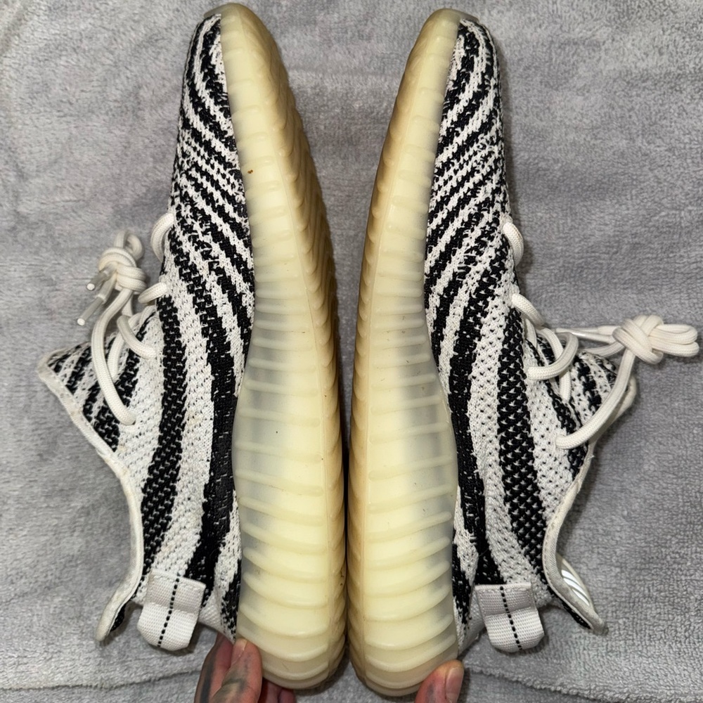Yeezy 350 V2